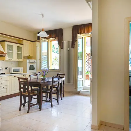 Ur-nest Sacco Apartment